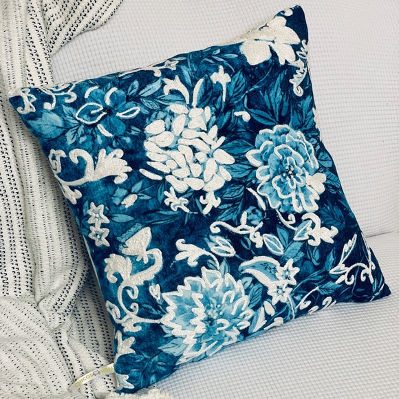 Decorative throw pillow cover fall Christmas decor - Picture 2 of 3